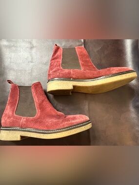 find. Women's Suede Gumsole Chelsea Boots in Wine Red, Size 5